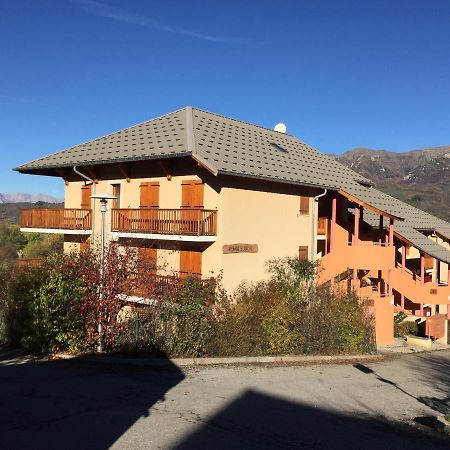 Appartement offrant une magnifique vue des montagnes Saint-Leger-les-Melezes Extérieur photo