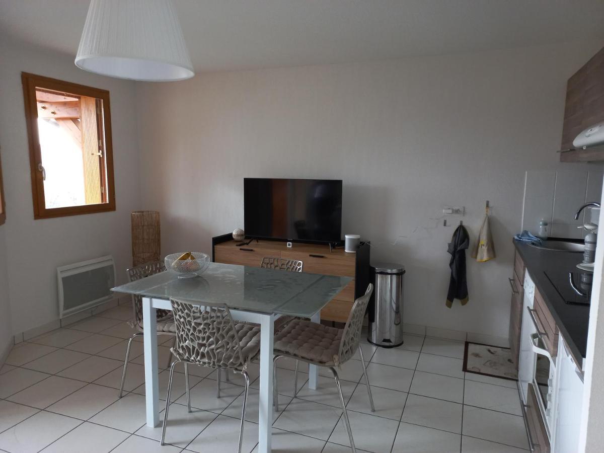 Appartement offrant une magnifique vue des montagnes Saint-Leger-les-Melezes Extérieur photo