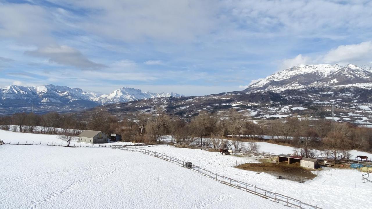 Appartement offrant une magnifique vue des montagnes Saint-Leger-les-Melezes Extérieur photo